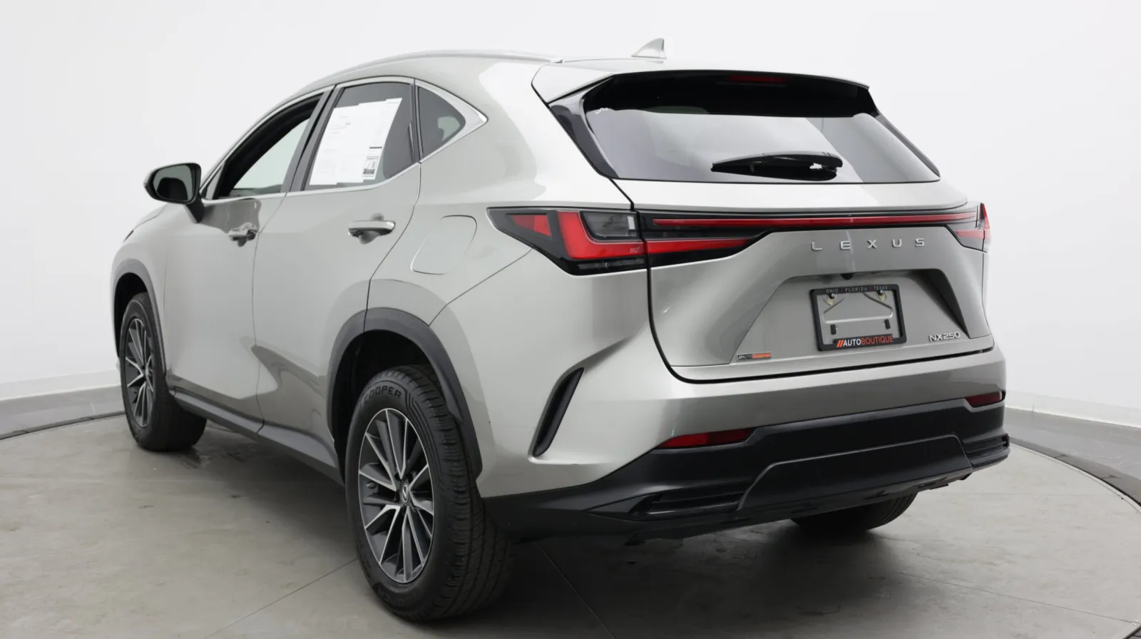 Lexus NX photo 7