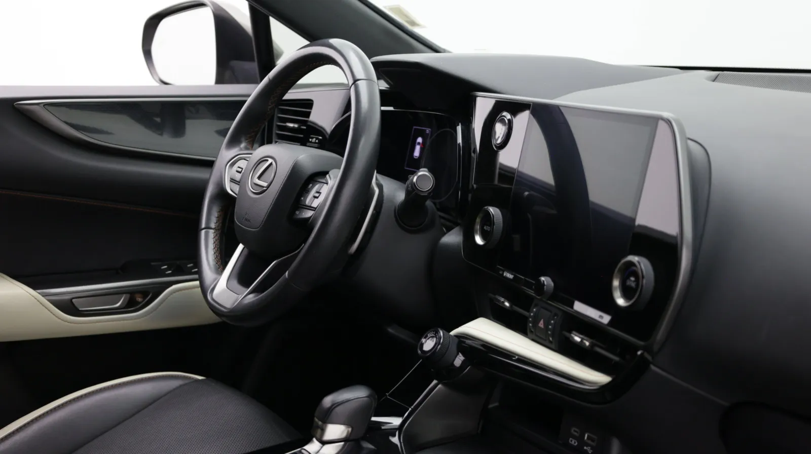Lexus NX photo 37