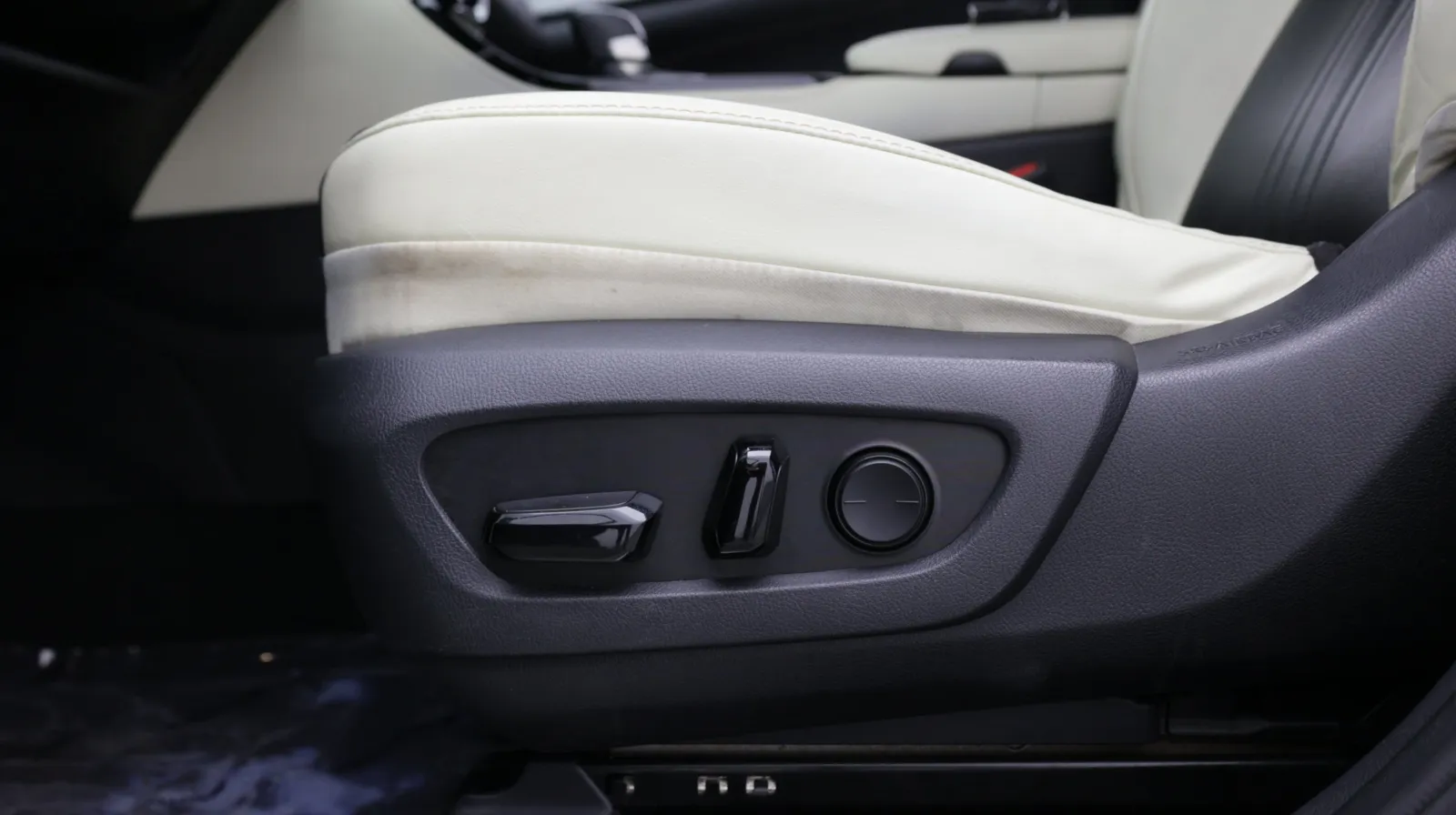 Lexus NX photo 15