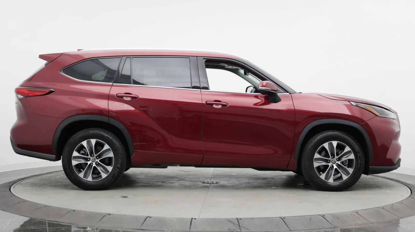 Toyota Highlander photo 9