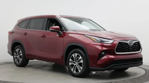 Another view of 2022 Toyota Highlander XLE for sale in Jacksonville, FL at Auto Boutique Florida
