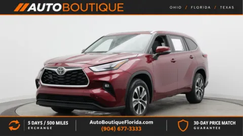 Red 2022 Toyota Highlander XLE for sale in Jacksonville, FL