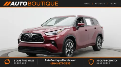 Red 2022 Toyota Highlander XLE for sale in Jacksonville, FL