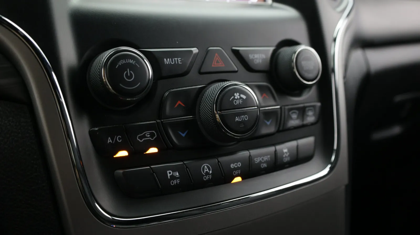 Jeep Grand Cherokee photo 26