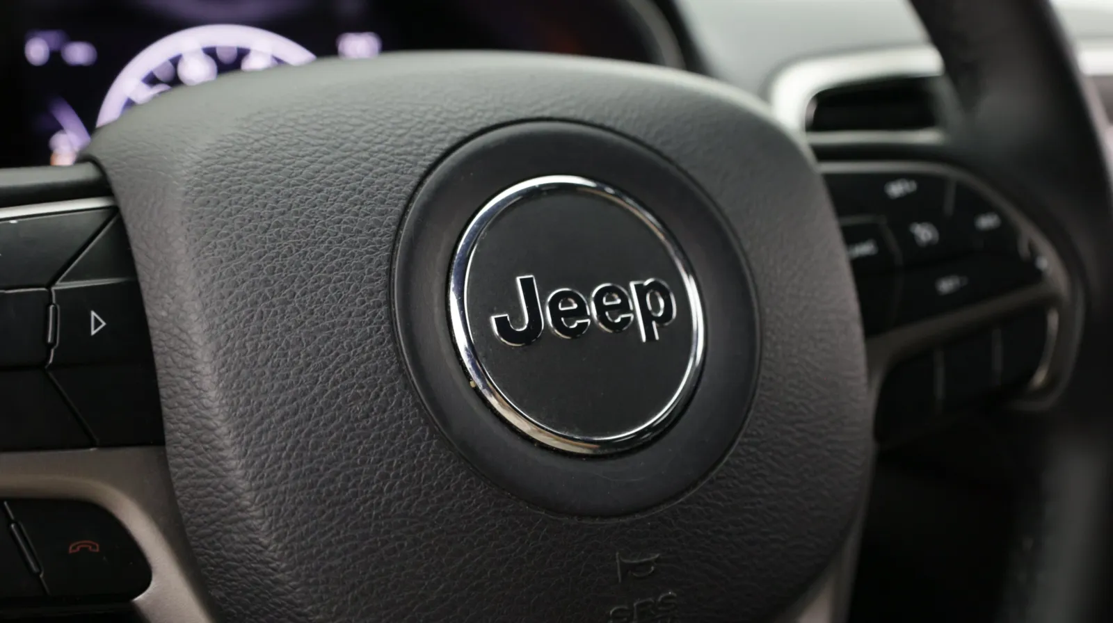 Jeep Grand Cherokee photo 22