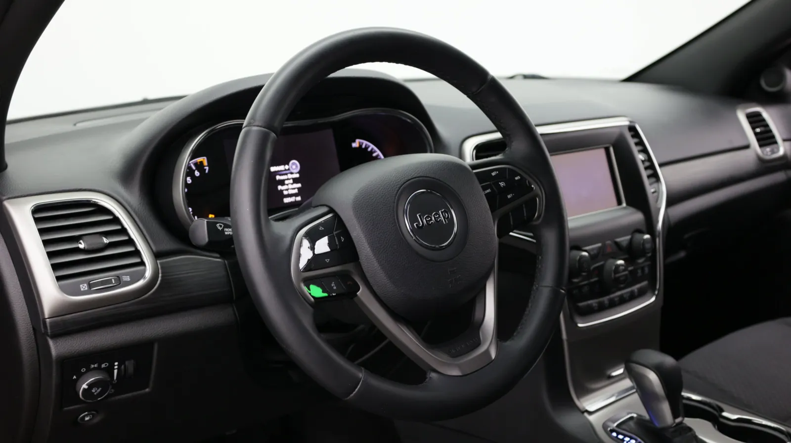 Jeep Grand Cherokee photo 12