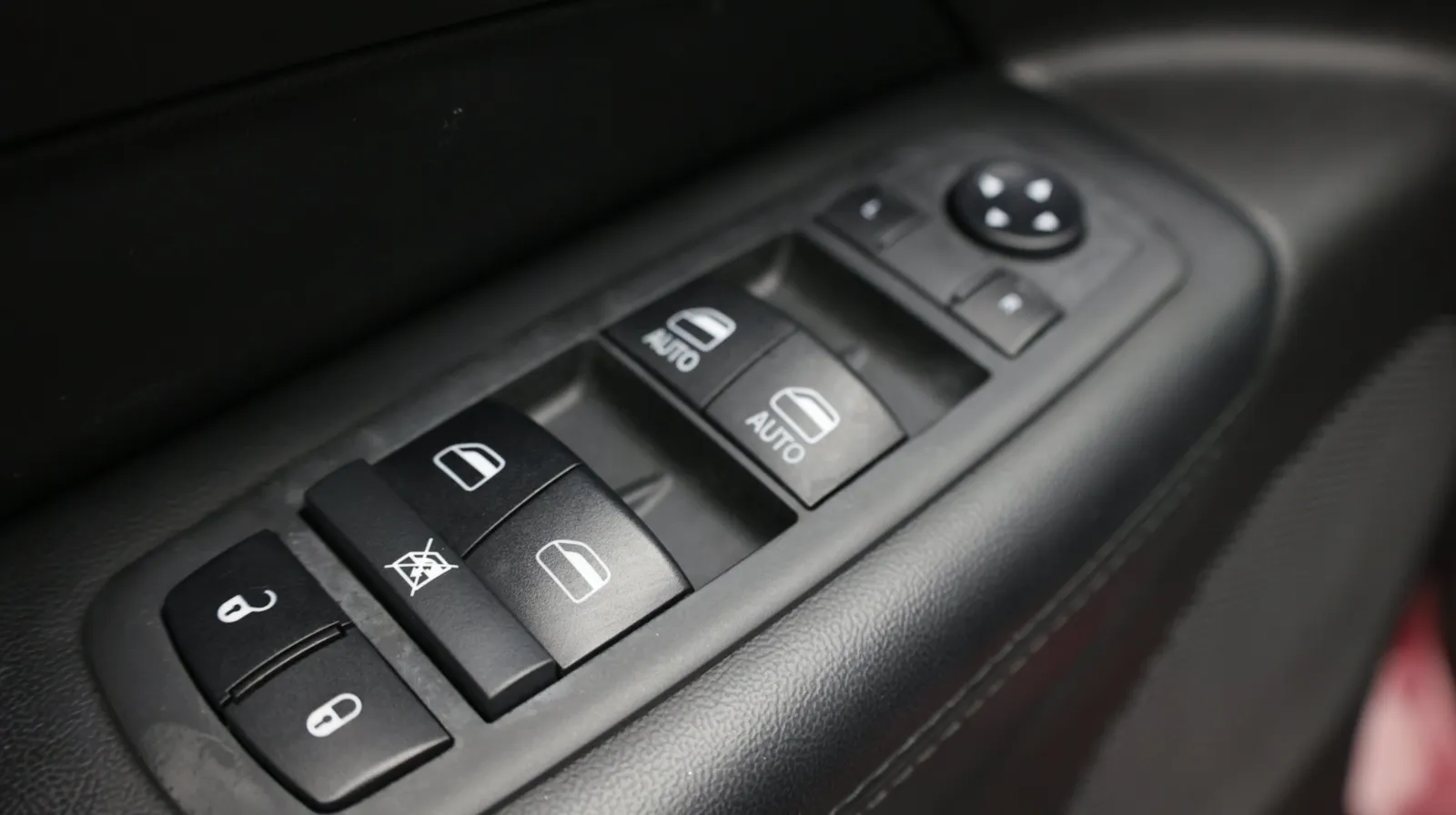 Jeep Grand Cherokee photo 15
