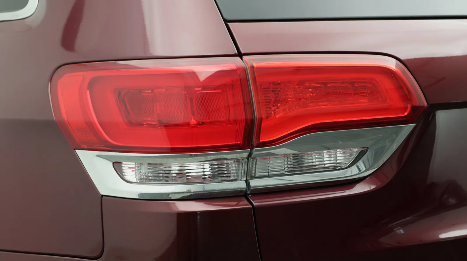 Jeep Grand Cherokee photo 11