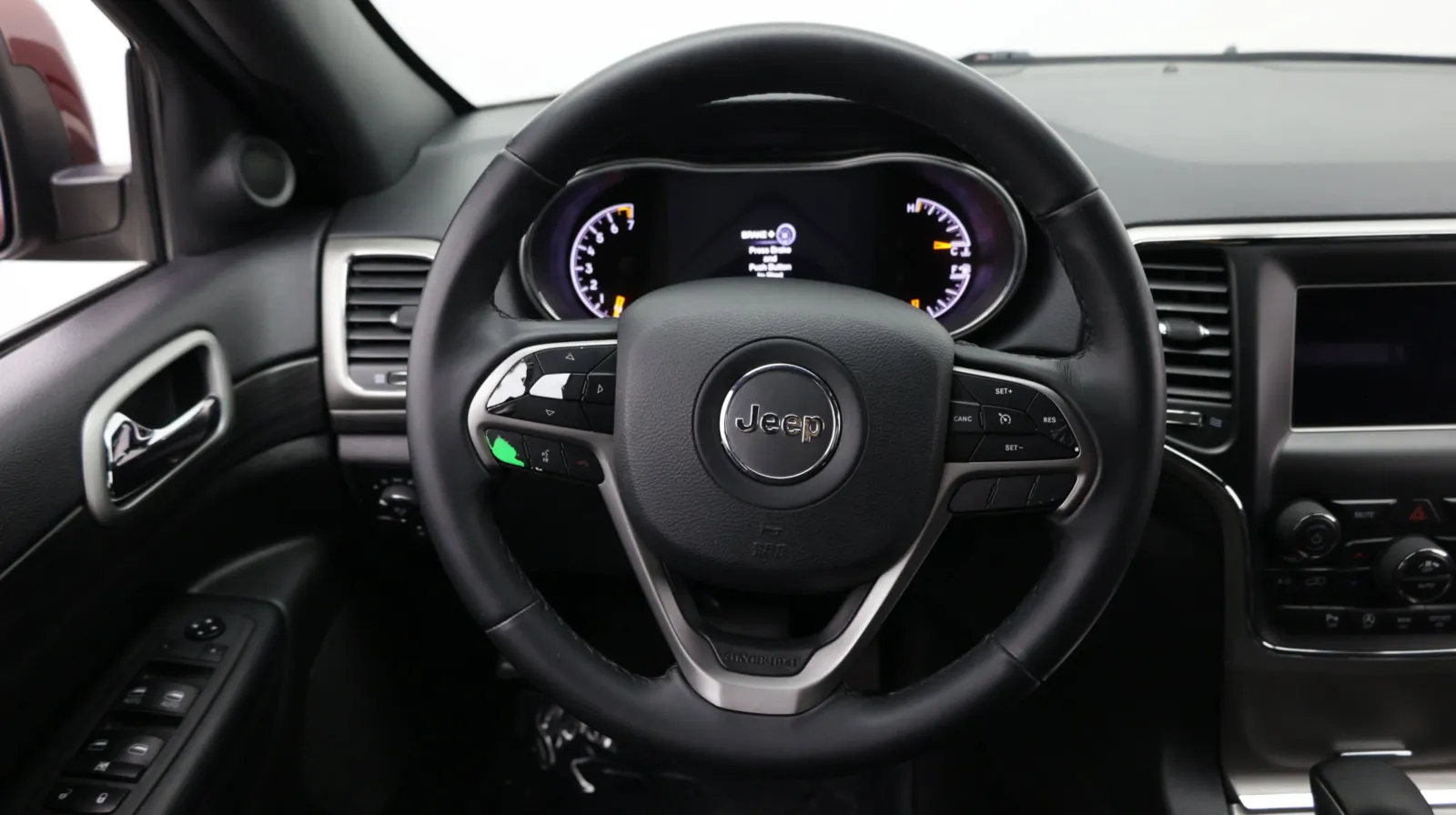Jeep Grand Cherokee photo 31