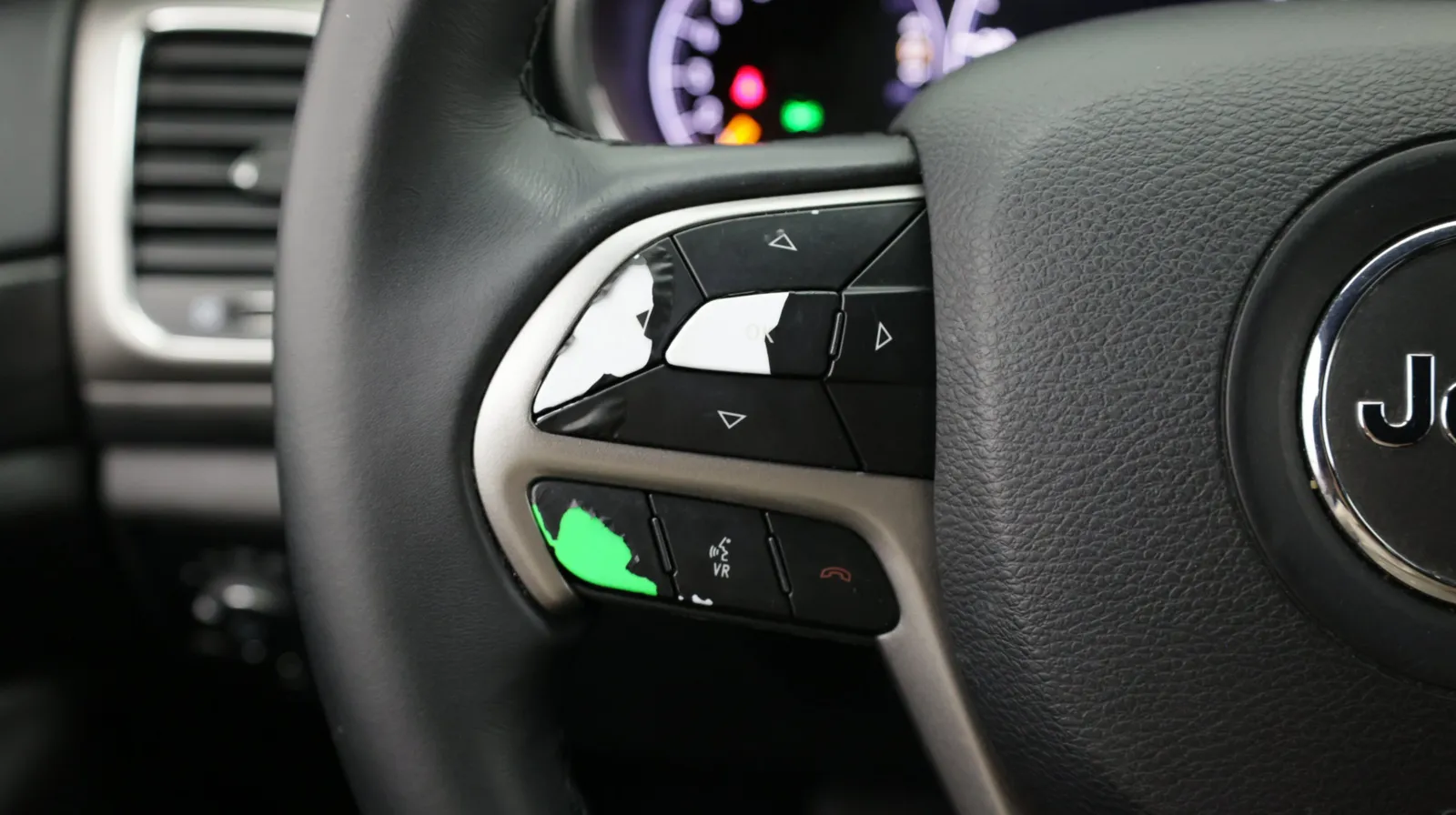 Jeep Grand Cherokee photo 24