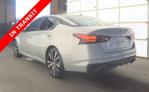 More photos of 2022 Nissan Altima 2.5 SR at Auto Boutique Florida, FL