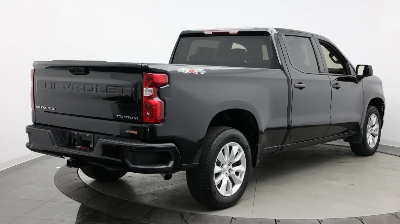 Chevrolet Silverado photo 7