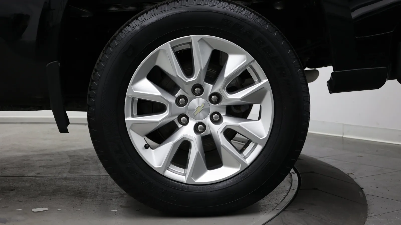 Chevrolet Silverado photo 11
