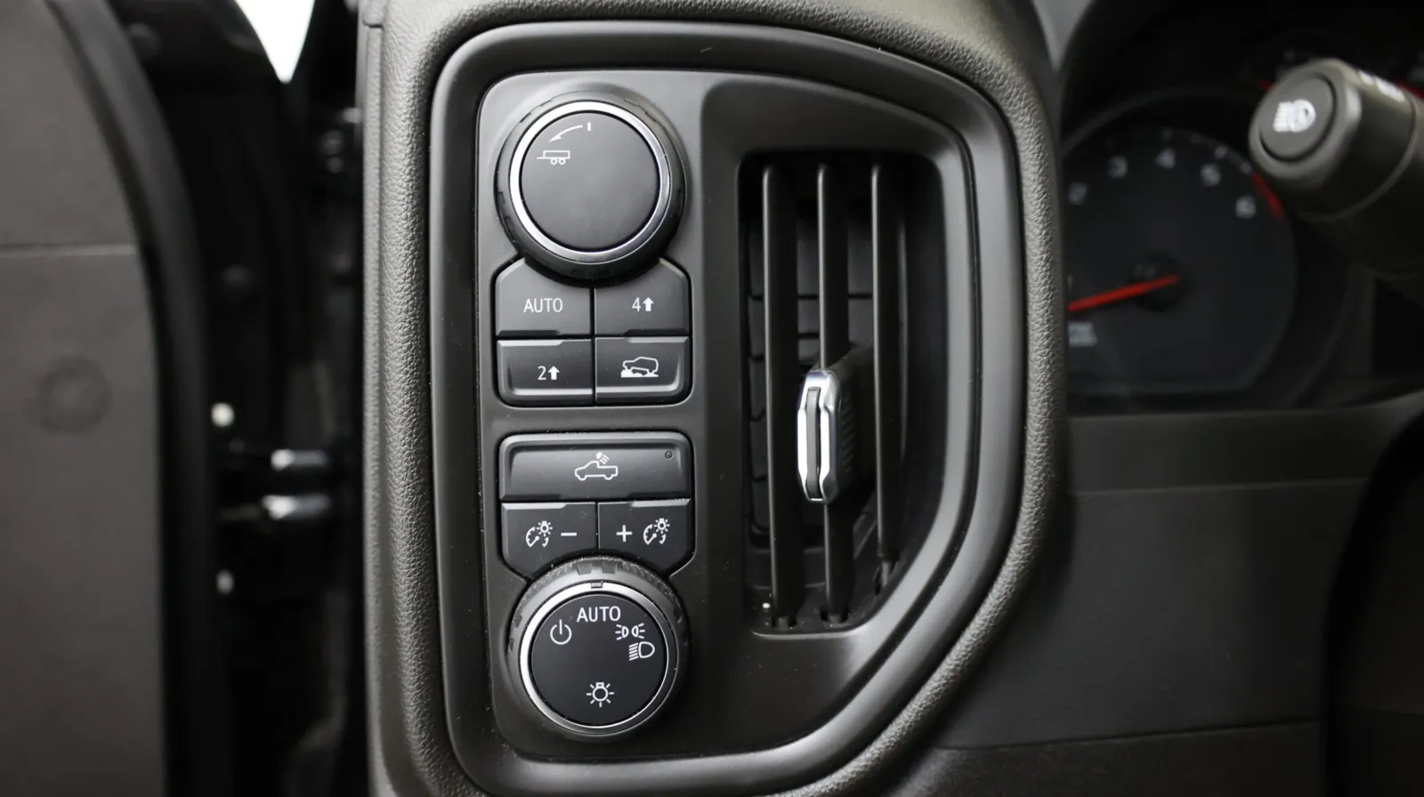 Chevrolet Silverado photo 21