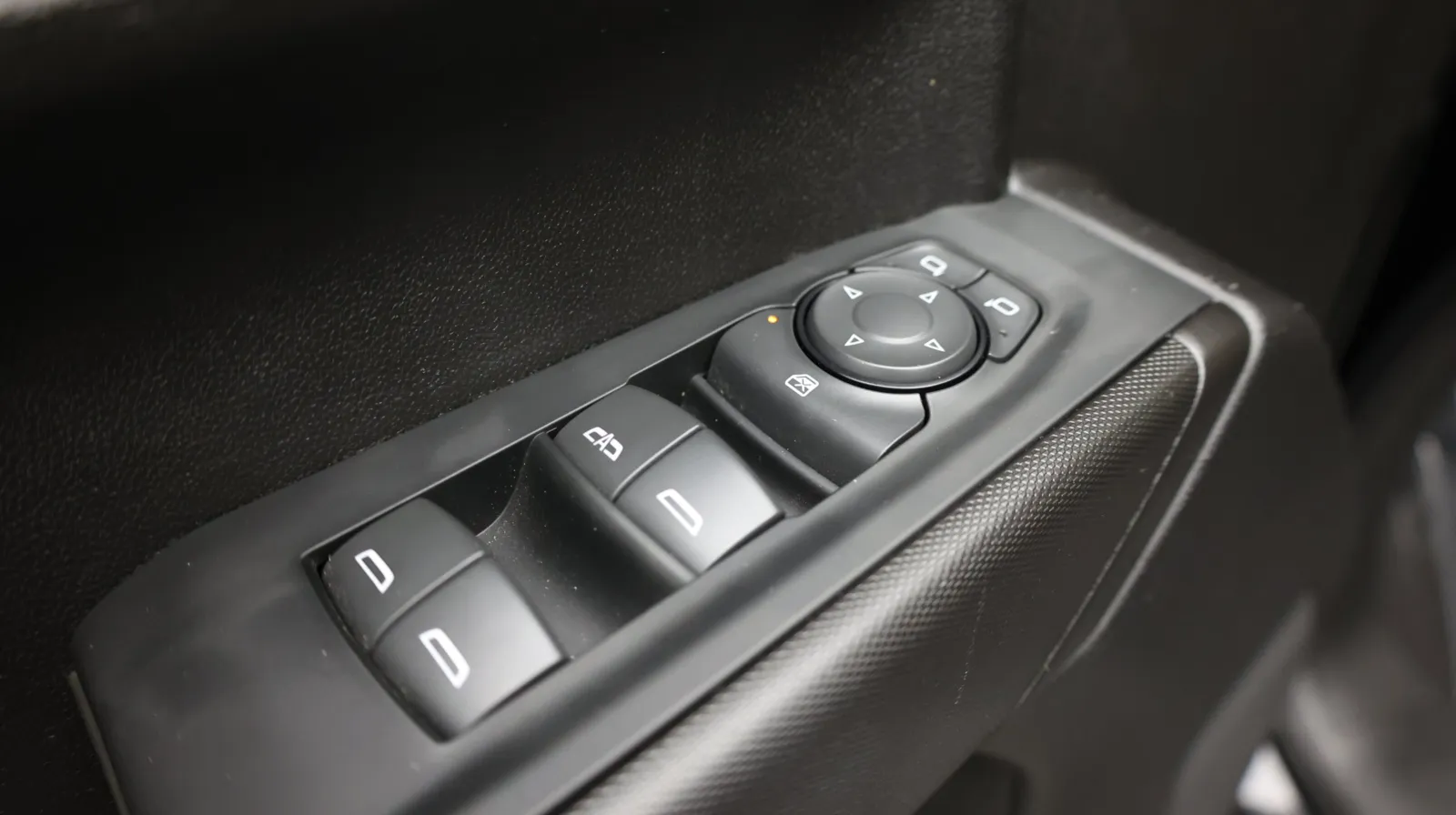 Chevrolet Silverado photo 20
