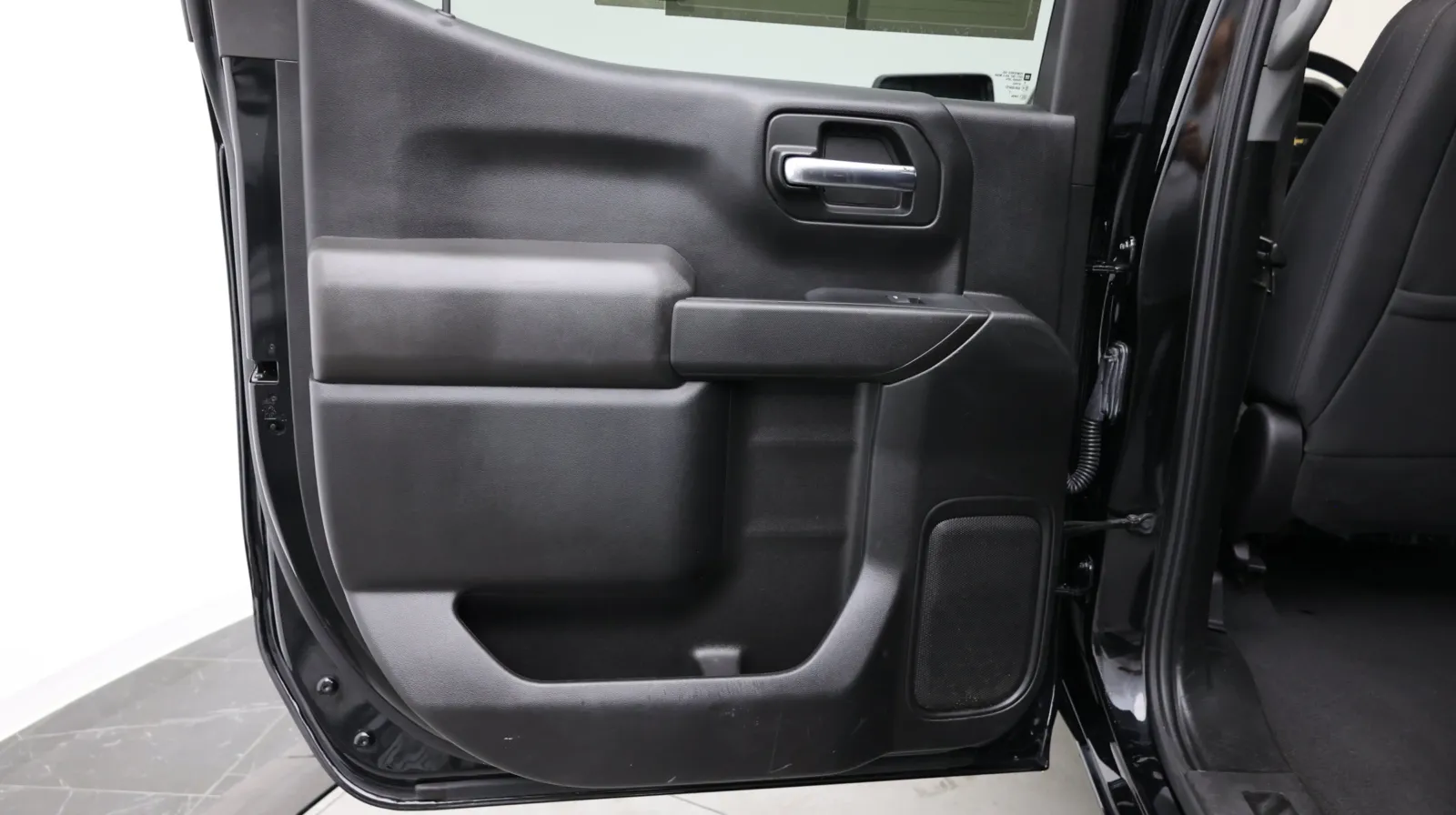 Chevrolet Silverado photo 32