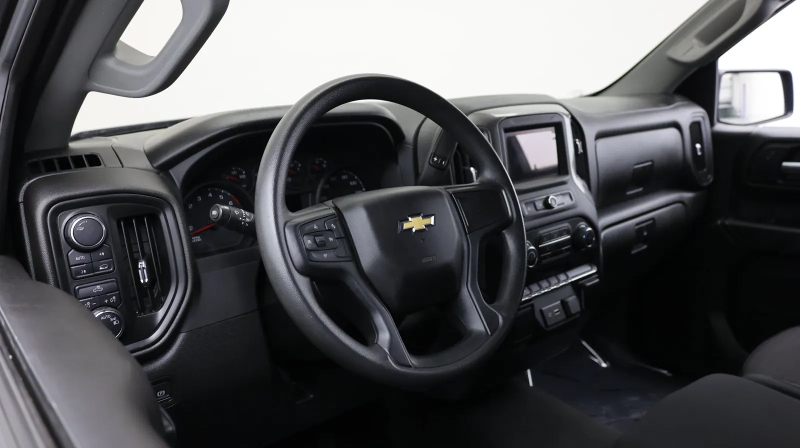 Chevrolet Silverado photo 14