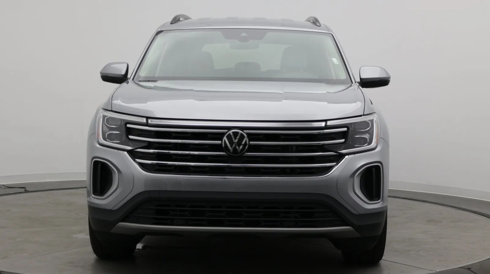 Volkswagen Atlas photo 2