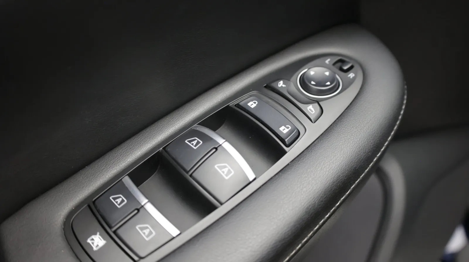 Infiniti QX50 photo 15