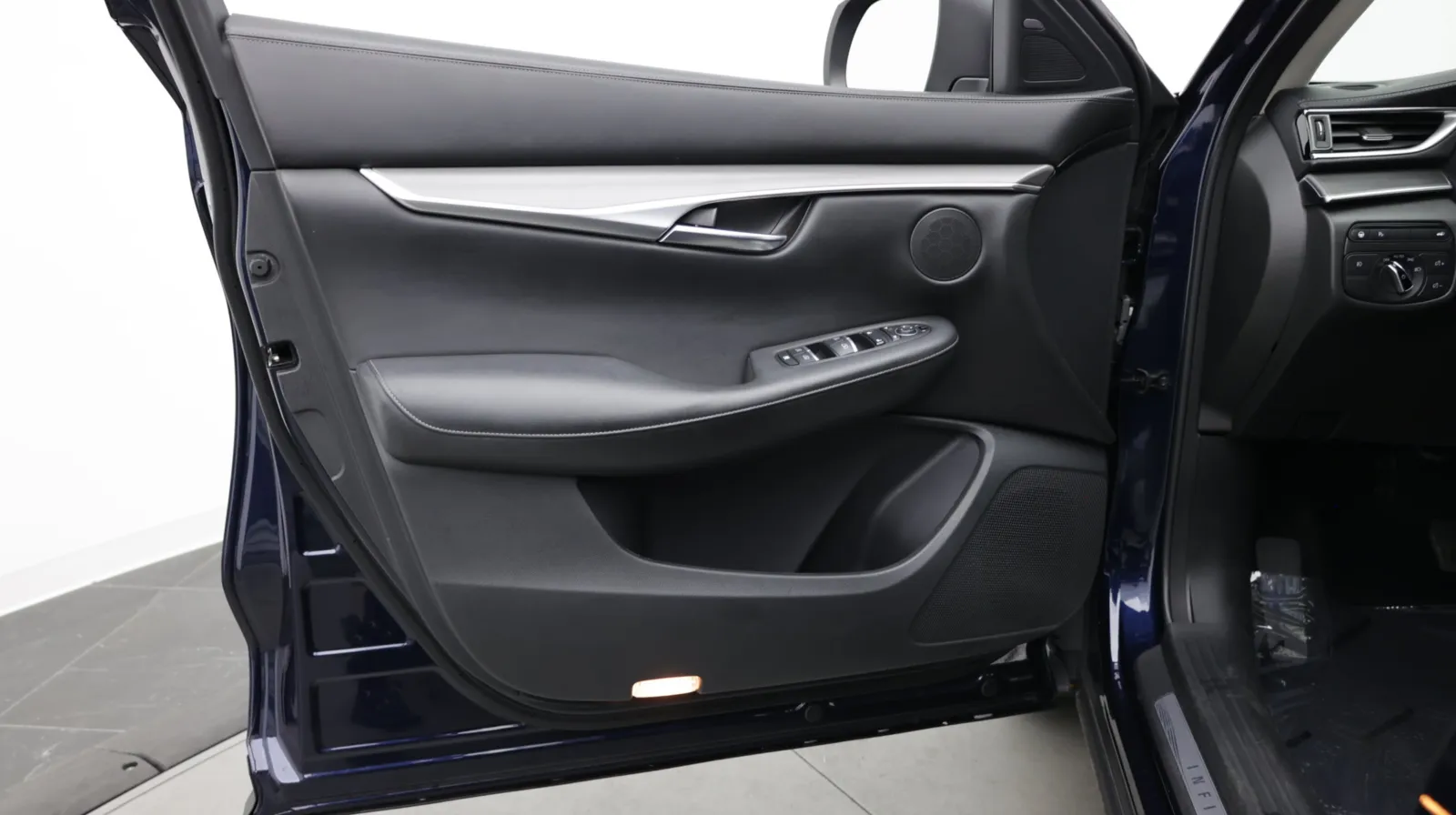 Infiniti QX50 photo 14