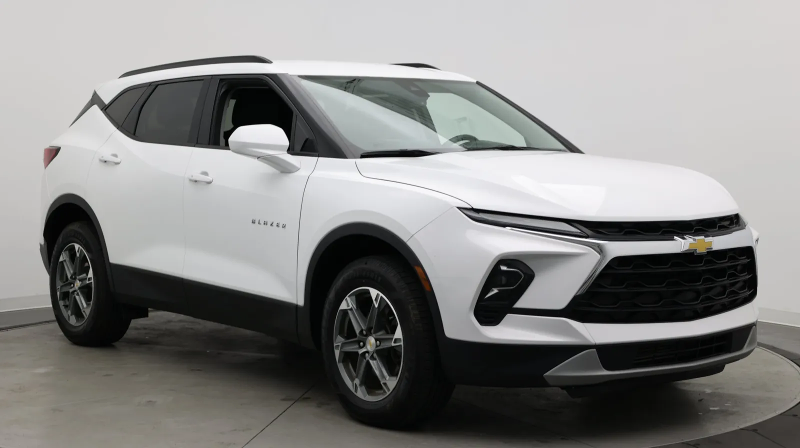Chevrolet Blazer photo 3