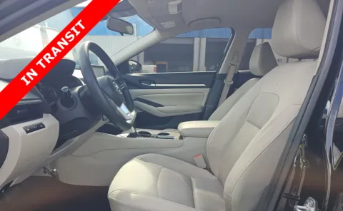 More photos of 2022 Nissan Altima 2.5 SV at Auto Boutique Florida, FL