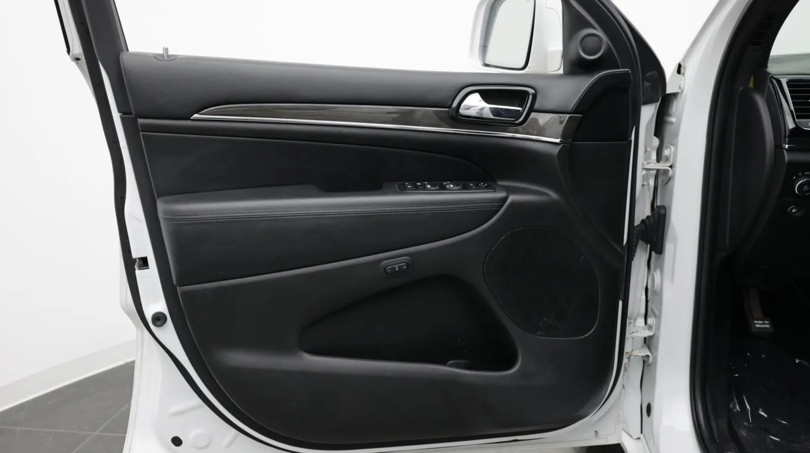 Jeep Grand Cherokee photo 12
