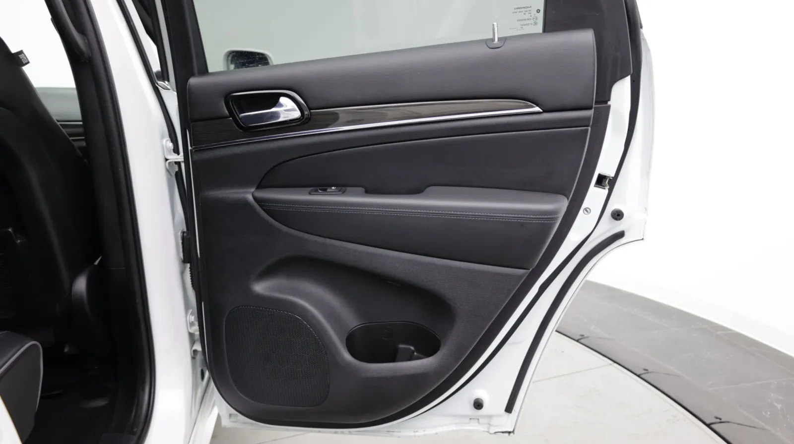 Jeep Grand Cherokee photo 34