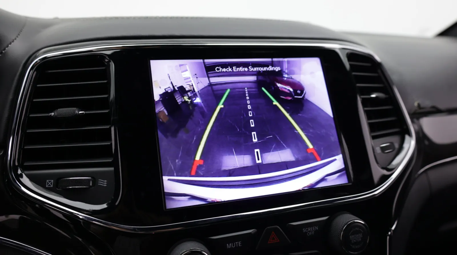 Jeep Grand Cherokee photo 24