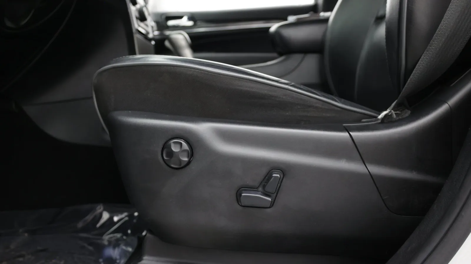 Jeep Grand Cherokee photo 16