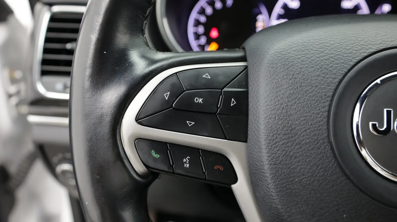 Jeep Grand Cherokee photo 21