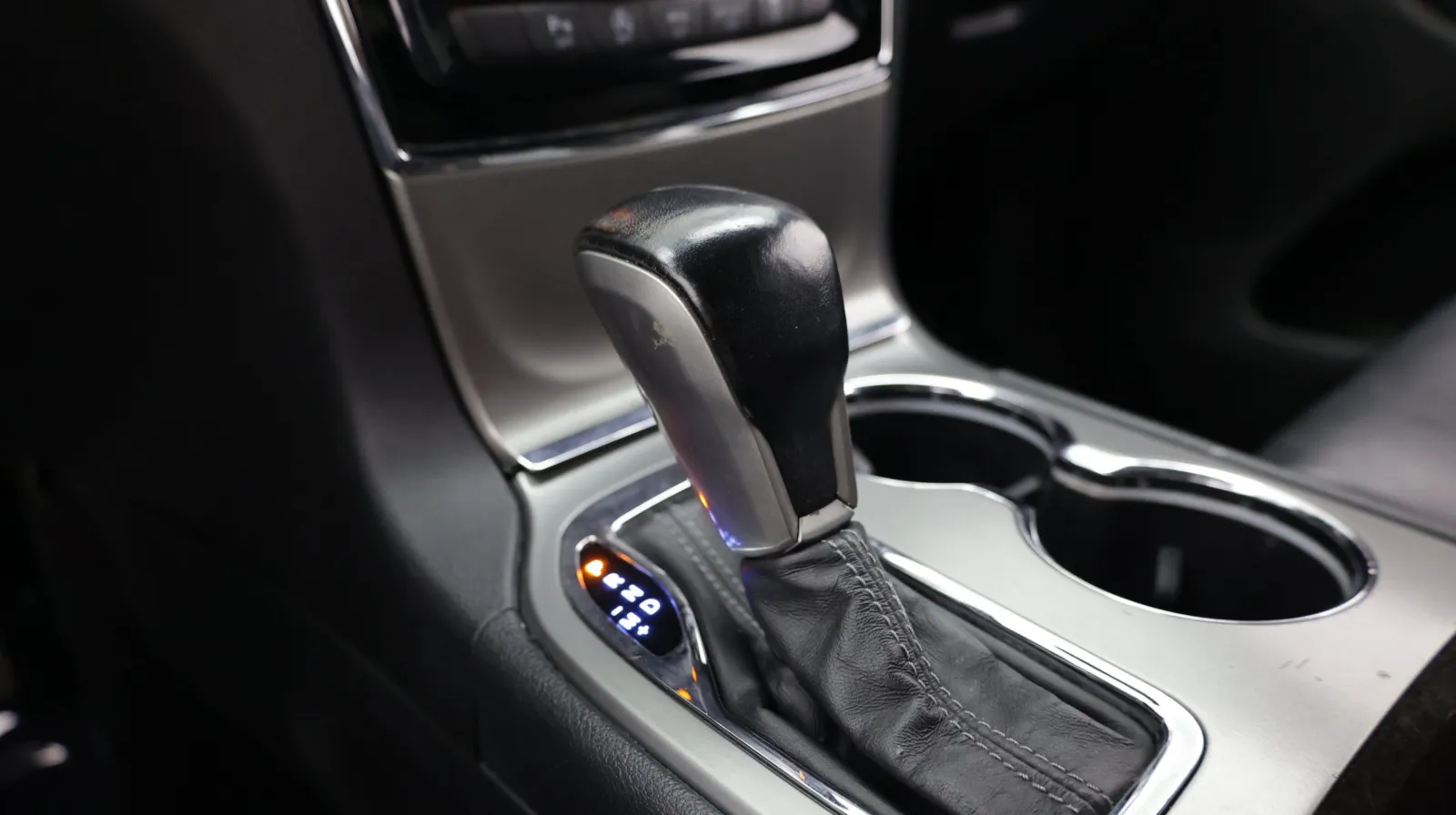 Jeep Grand Cherokee photo 18