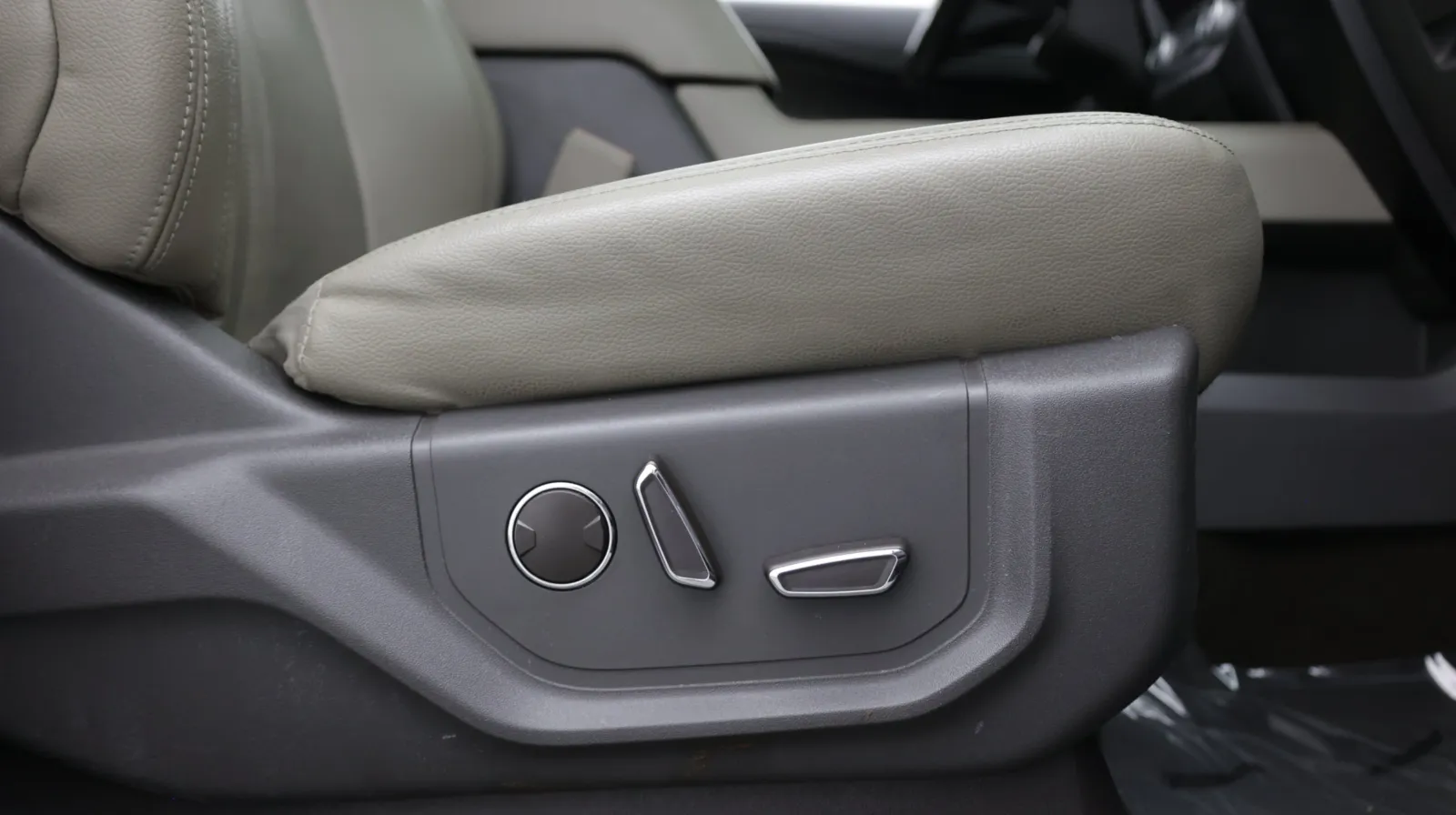 Ford Expedition MAX photo 43
