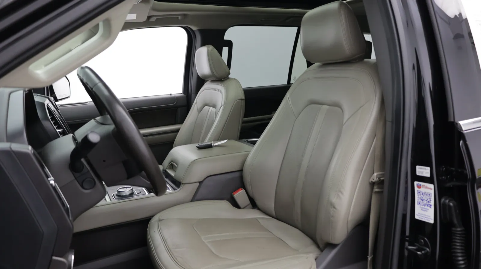 Ford Expedition MAX photo 17