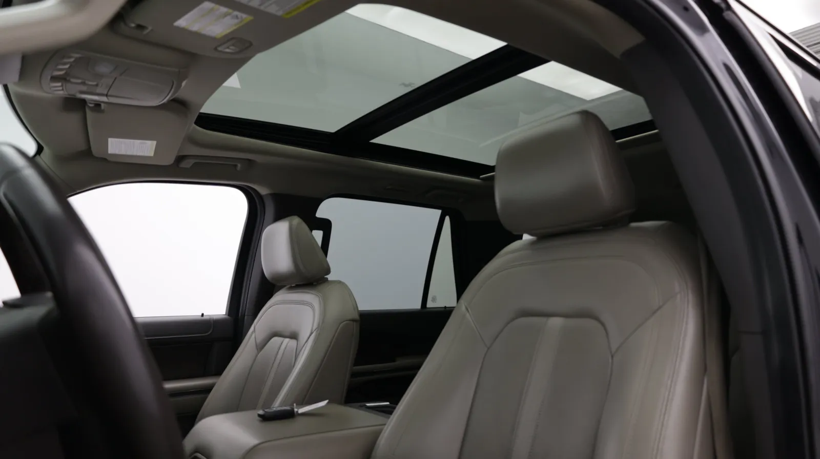 Ford Expedition MAX photo 6