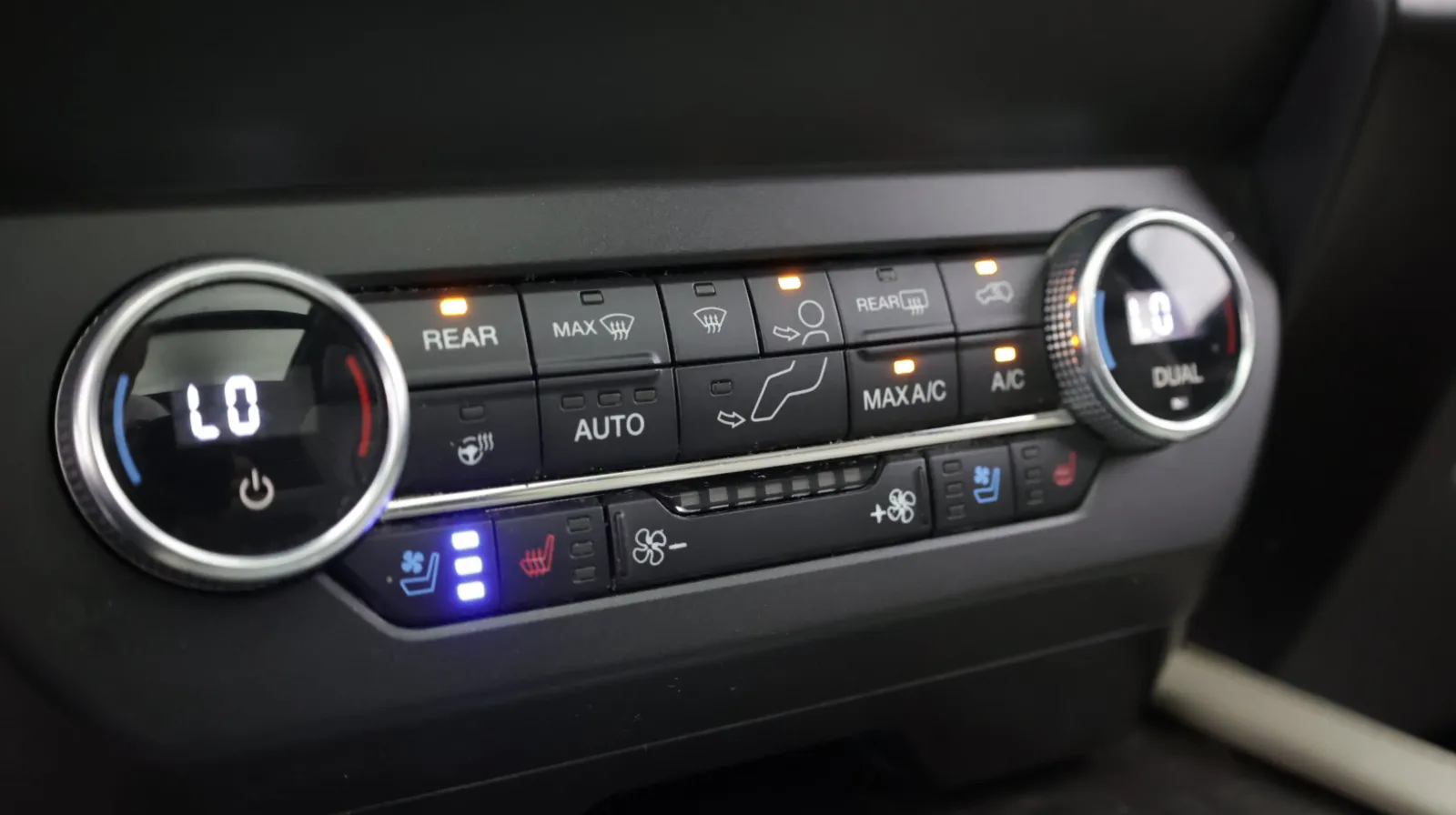Ford Expedition MAX photo 20