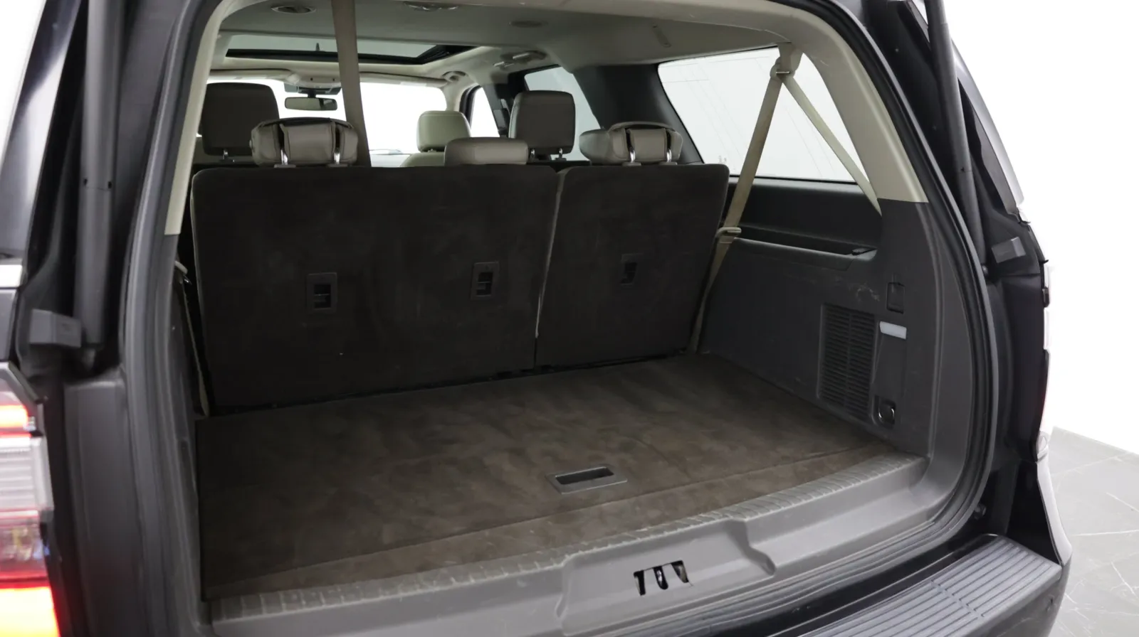 Ford Expedition MAX photo 36