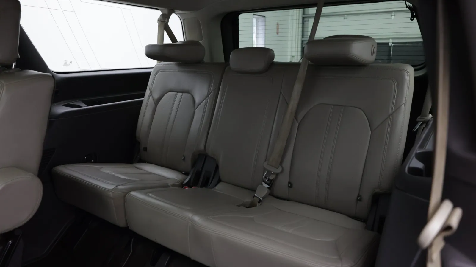 Ford Expedition MAX photo 31