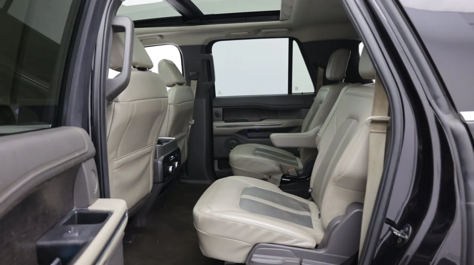 Ford Expedition MAX photo 28