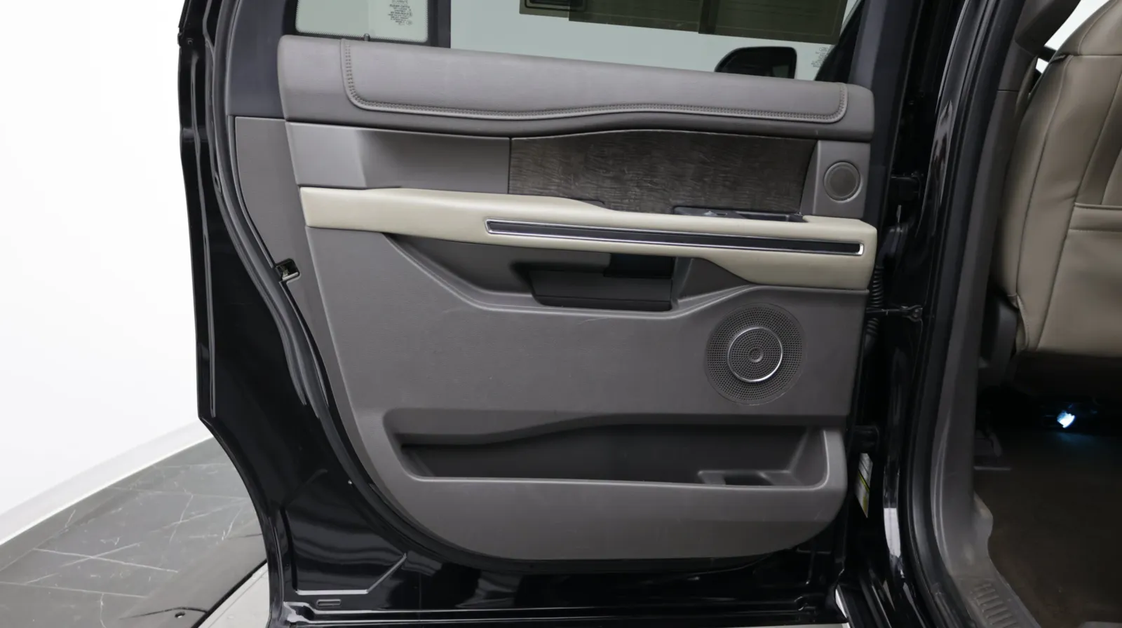 Ford Expedition MAX photo 29