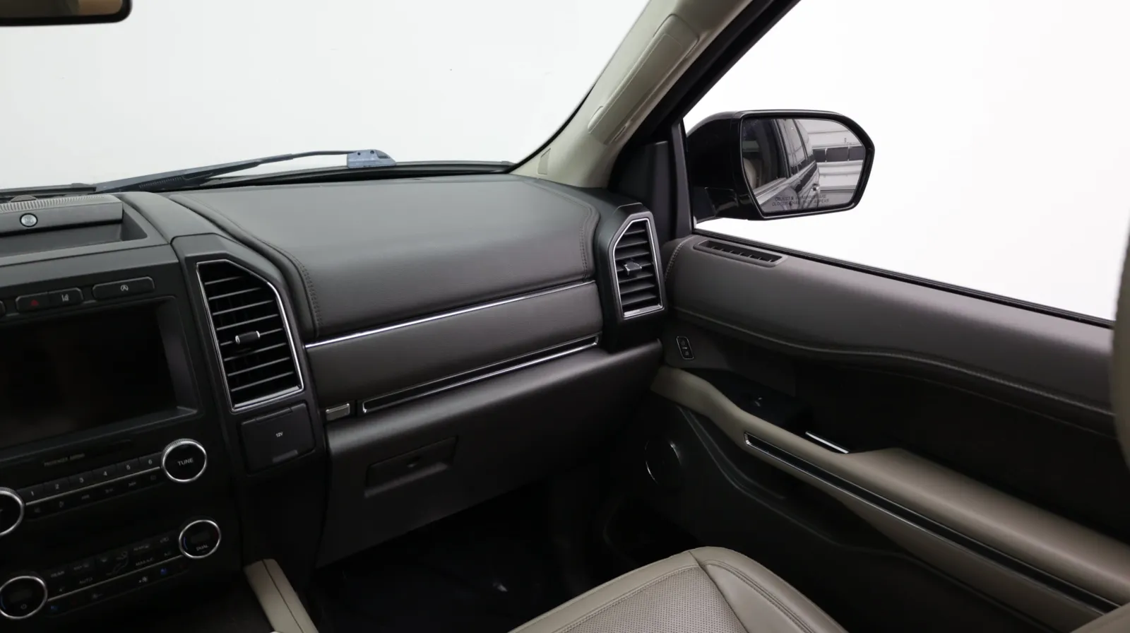 Ford Expedition MAX photo 35