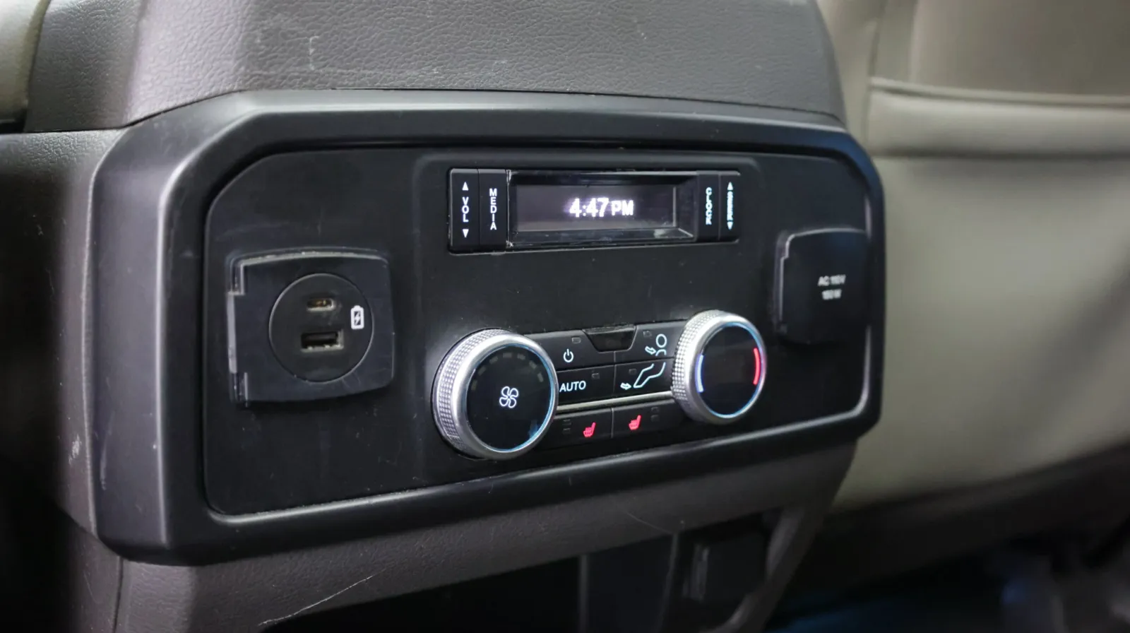 Ford Expedition MAX photo 30
