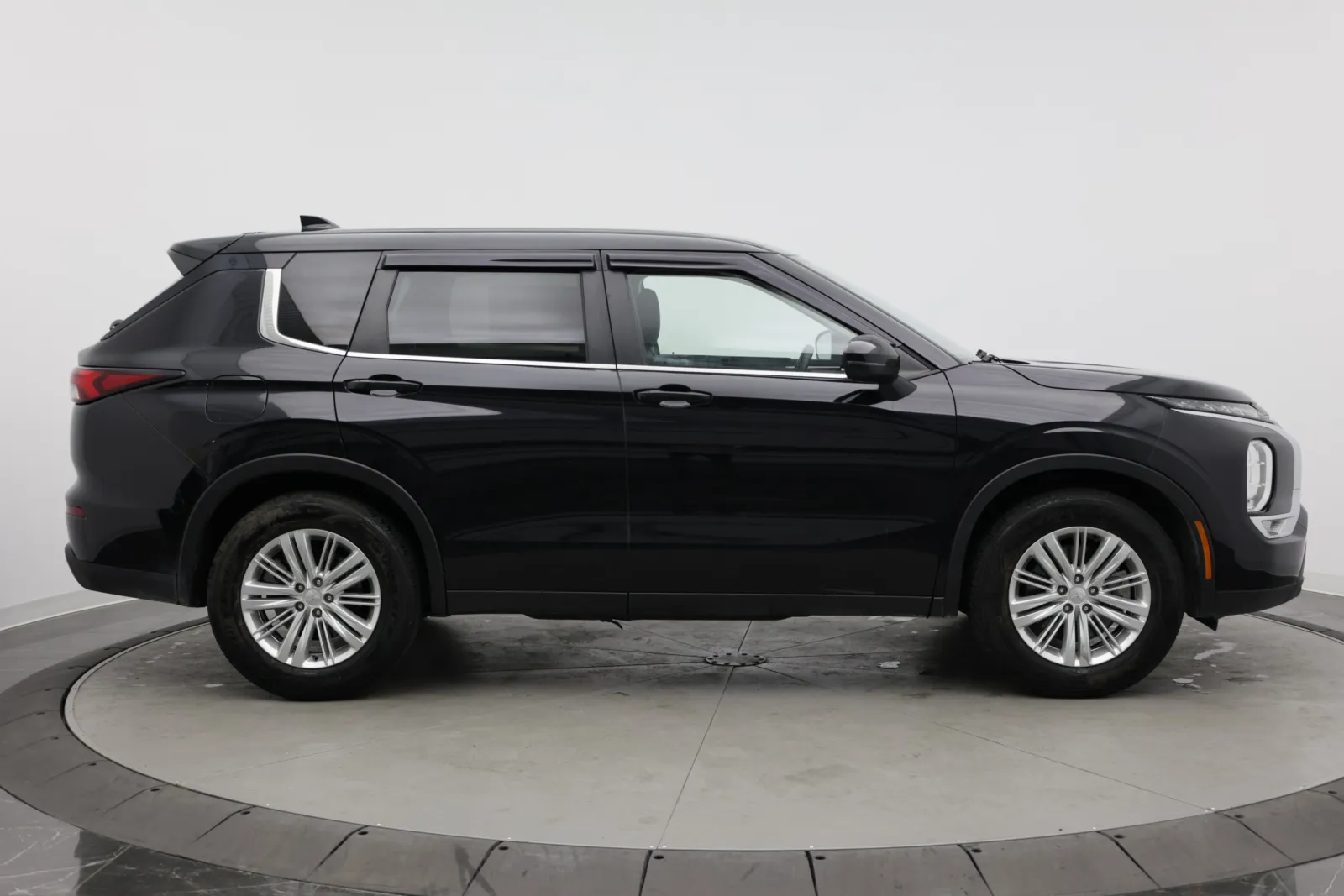 Mitsubishi Outlander photo 8