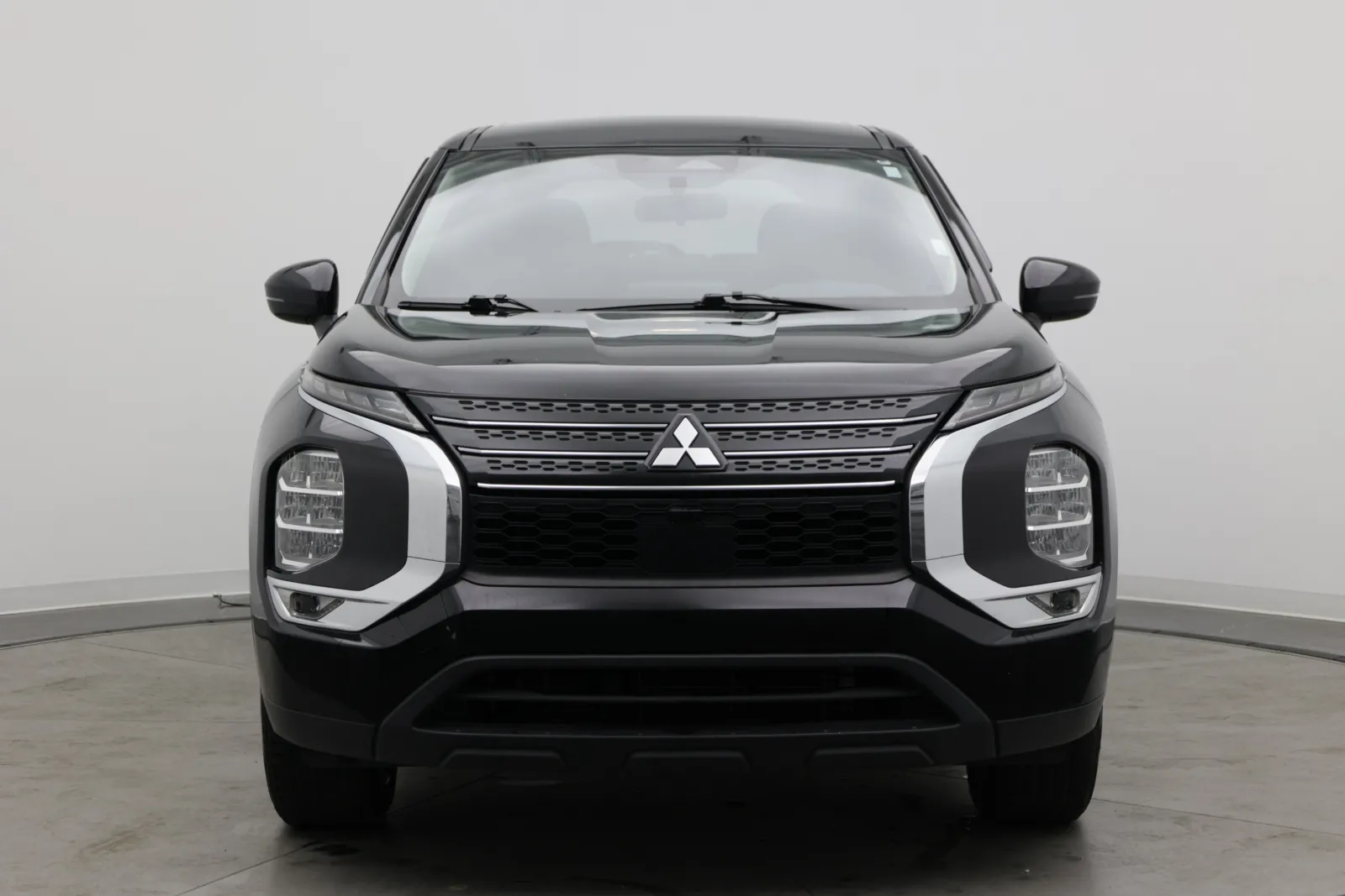 Mitsubishi Outlander photo 2