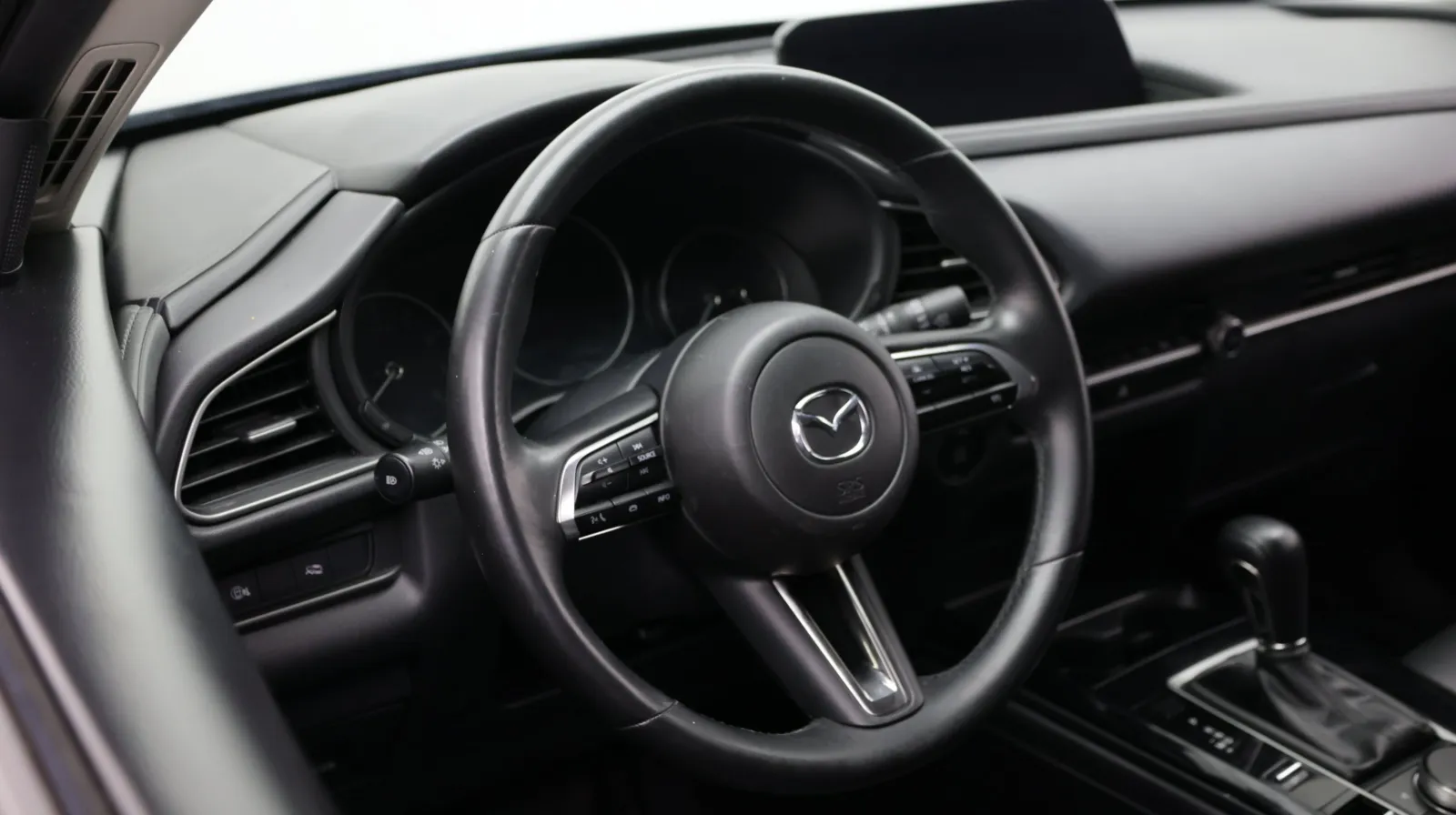 Mazda CX-30 photo 8