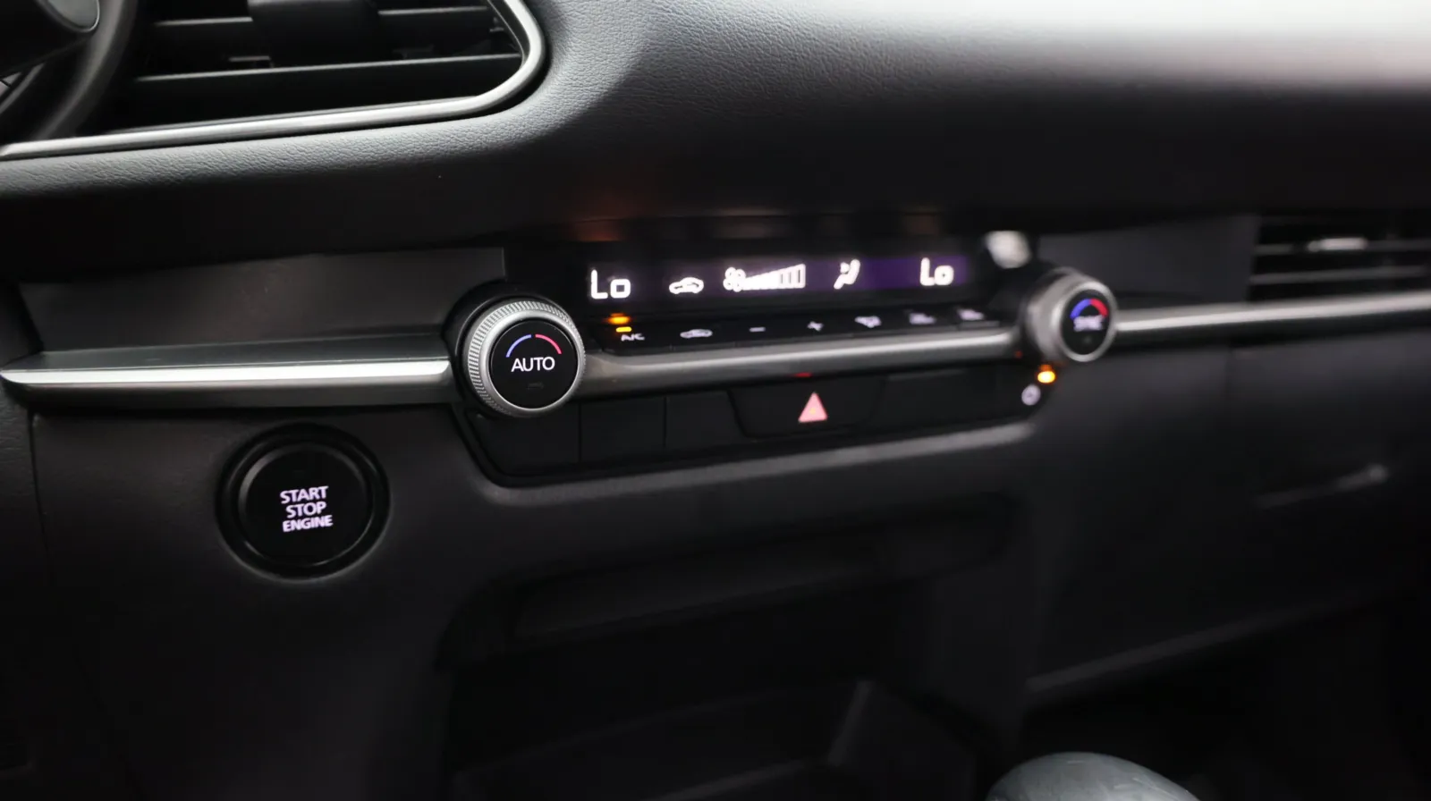 Mazda CX-30 photo 17