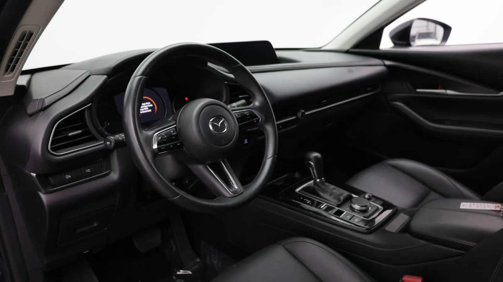 Mazda CX-30 photo 10