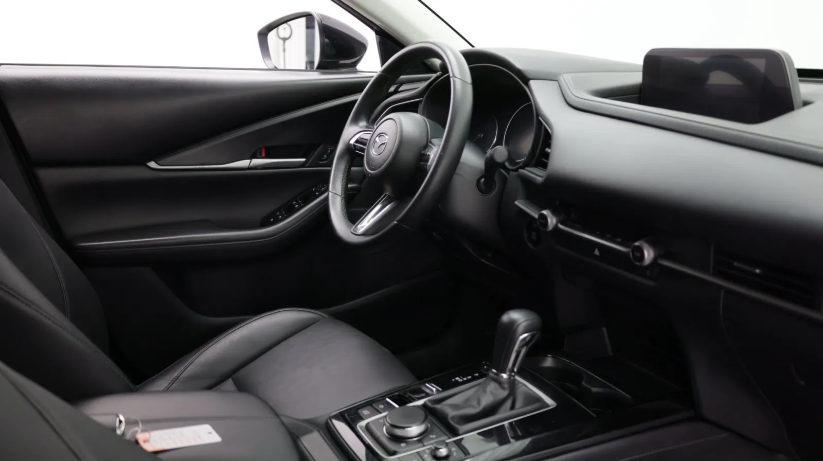 Mazda CX-30 photo 32