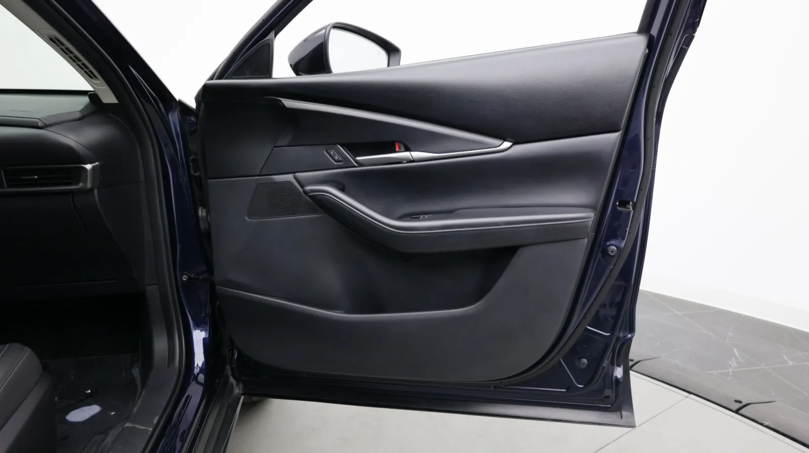 Mazda CX-30 photo 31