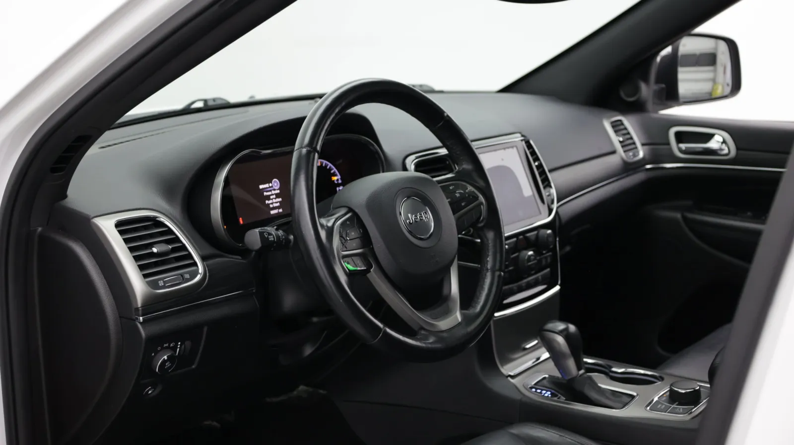 Jeep Grand Cherokee photo 17